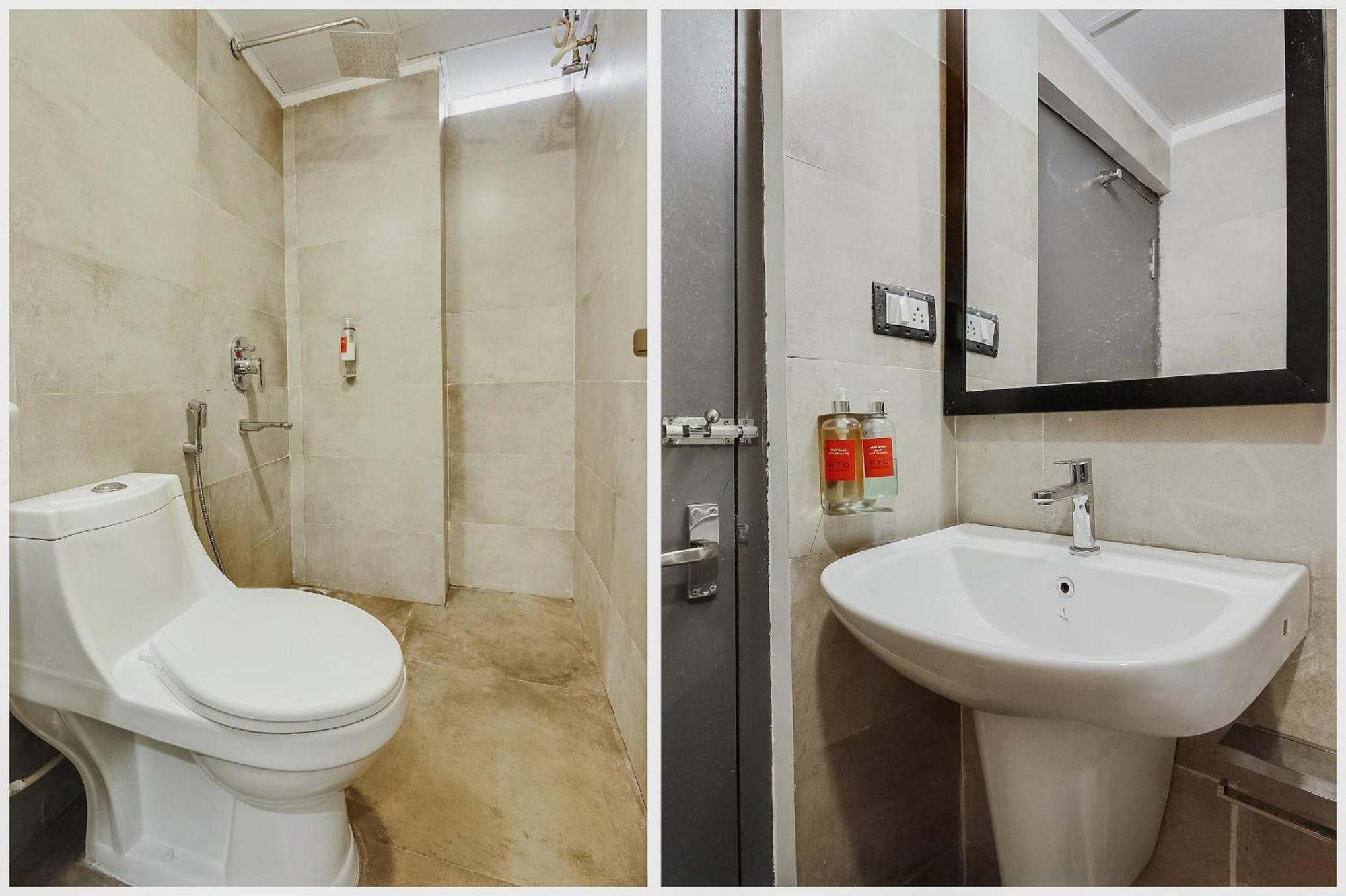 Super Townhouse 359 Begumpet Near 4*