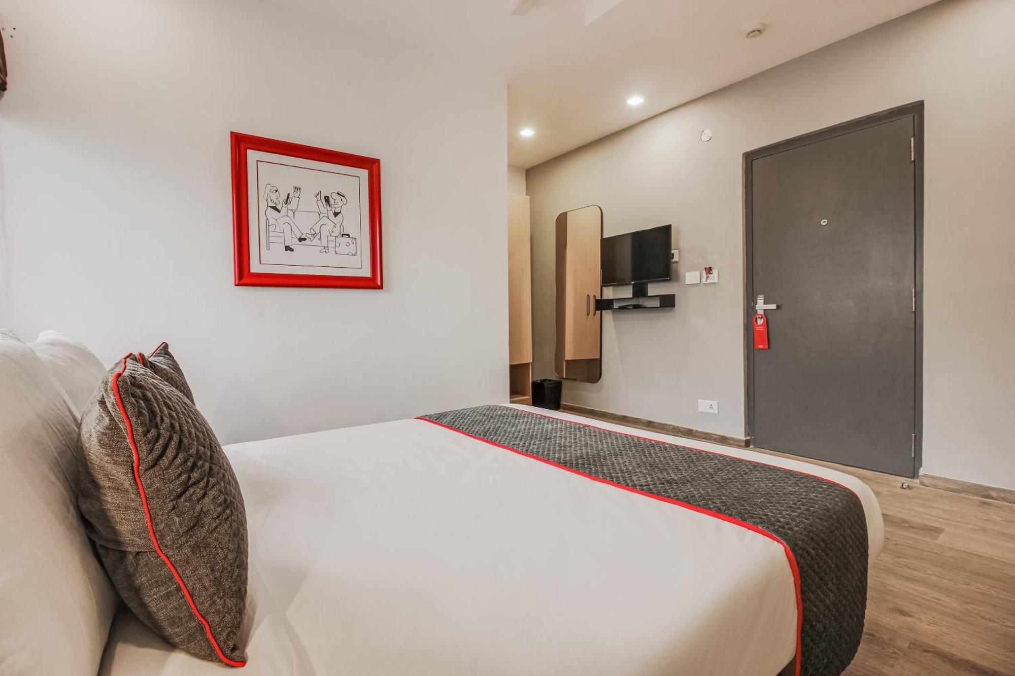 Super Townhouse 359 Begumpet Near Hotel 4*